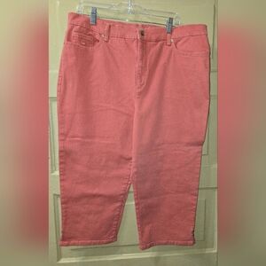 Gloria Vanderbilt Amanda All Around Slimming Effect Stretch Pink Cropped Jeans